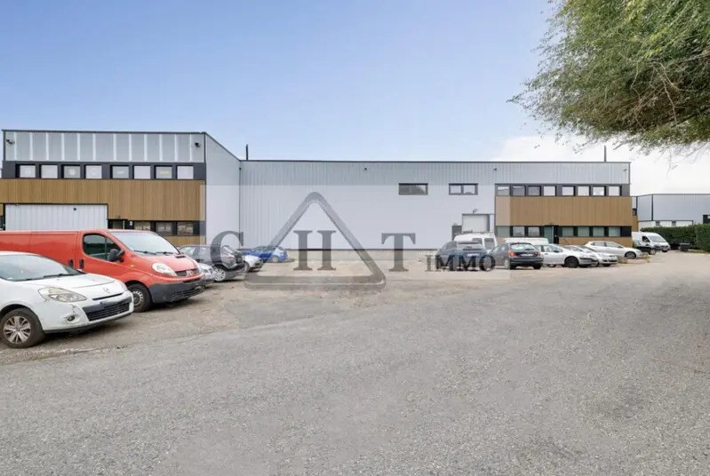 Industrial in Villeneuve-la-Garenne to rent - Building Photo - Image 2 of 3