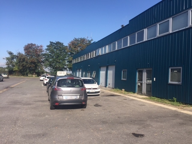 Light Industrial in Chilly-Mazarin to rent - Building Photo - Image 2 of 12