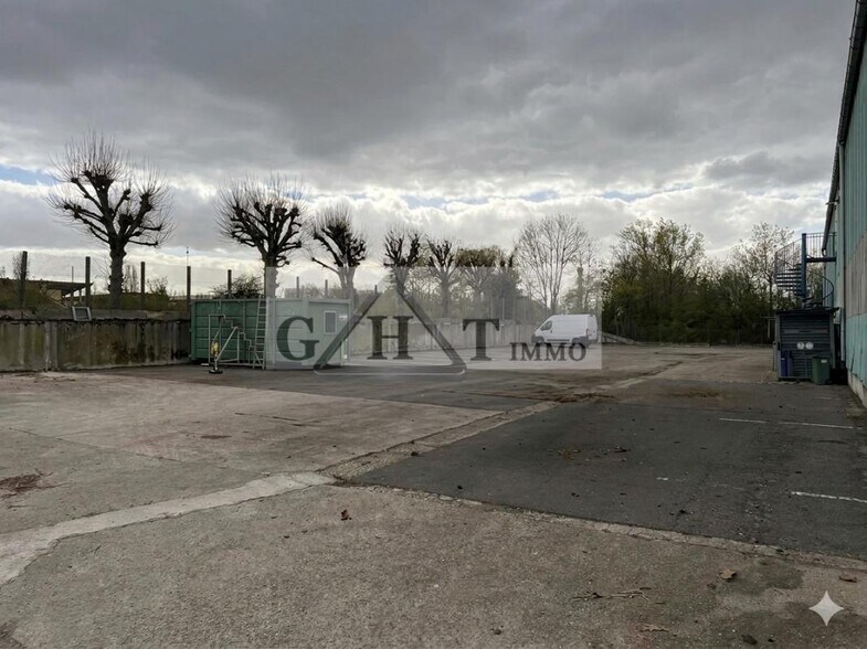 Industrial in Vaux-le-Pénil for sale - Building Photo - Image 2 of 9