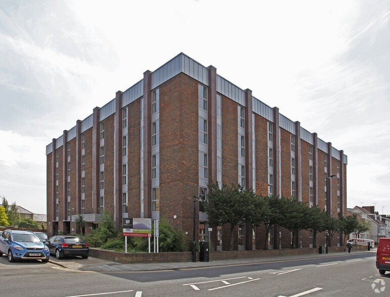 50-60 Broomfield Rd, Chelmsford for rent - Primary Photo - Image 1 of 9