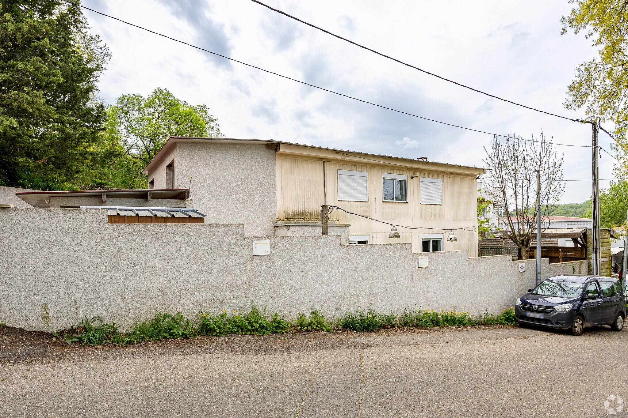 115 Chemin De Pressin, Saint-Genis-Laval for sale Primary Photo- Image 1 of 3