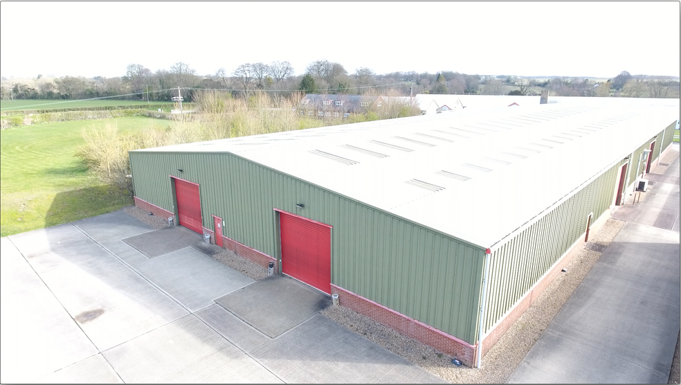 Middle Wallop, Middle Wallop to rent - Building Photo - Image 2 of 18