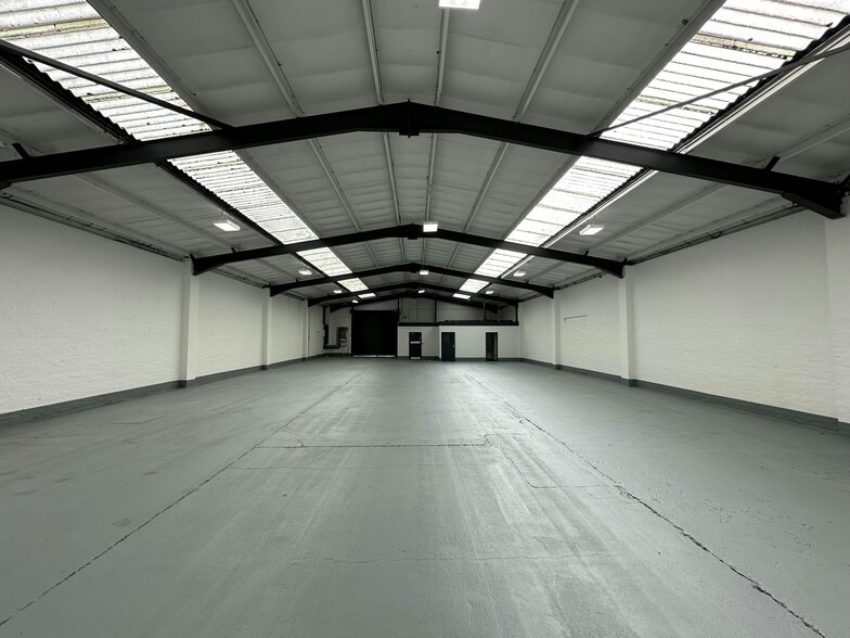 Summit Cres, Smethwick to rent - Building Photo - Image 2 of 8