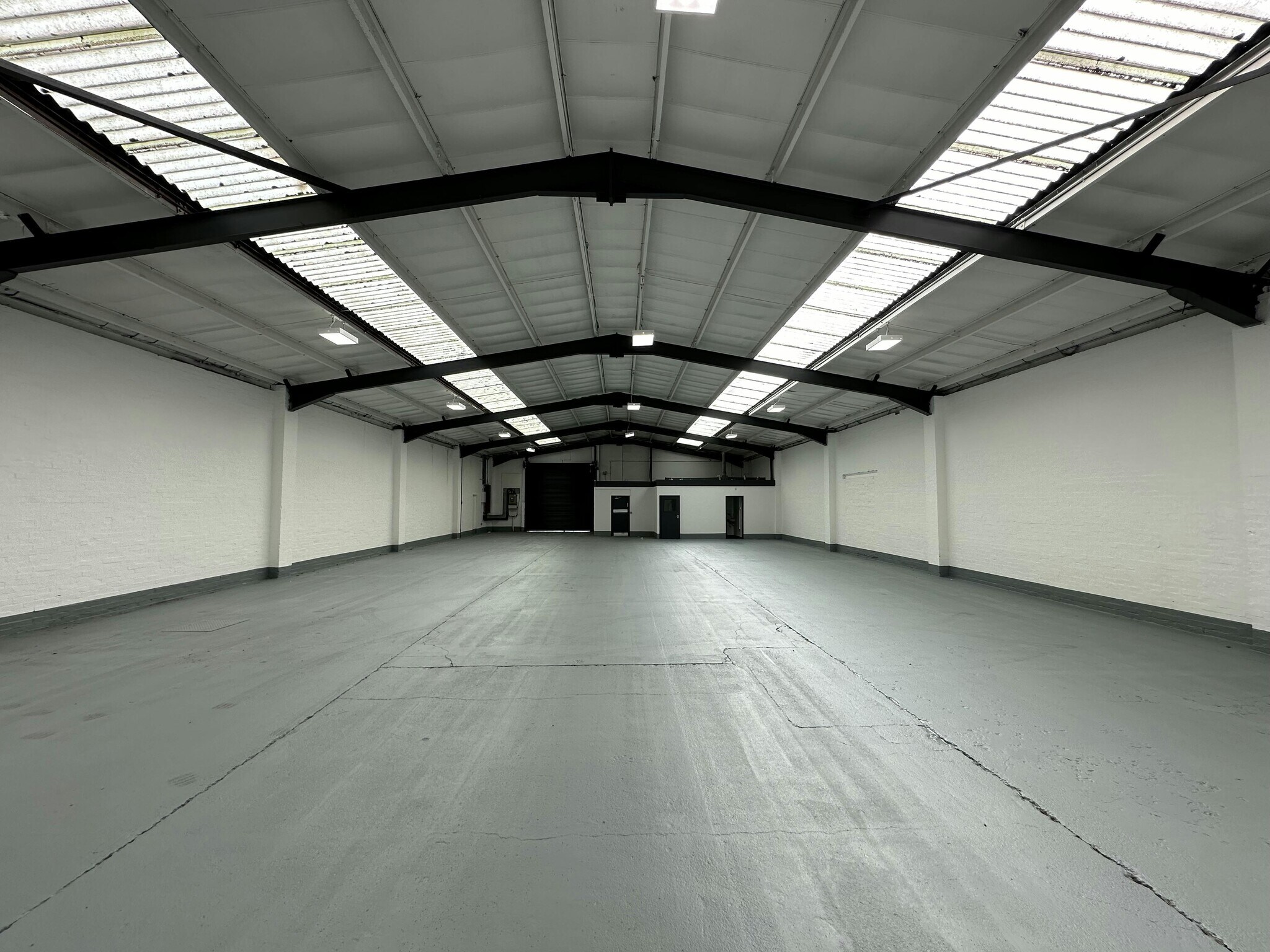 Summit Cres, Smethwick to rent Building Photo- Image 1 of 9