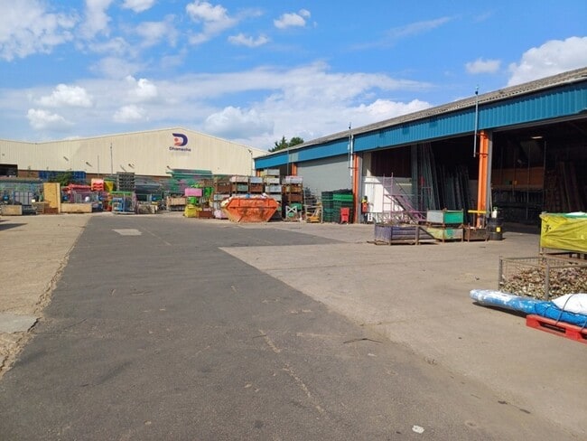 More details for 32 Crown Rd, Enfield - Industrial to Rent