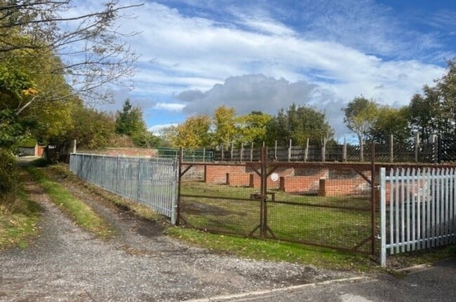 More details for Harrogate Rd, Leeds - Land to Rent