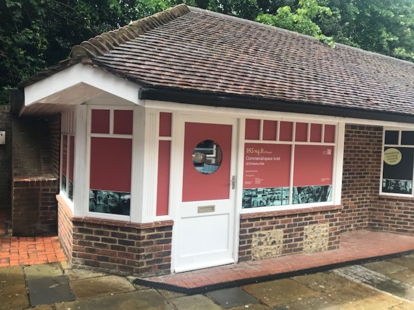 St Martins Walk, Dorking to rent Building Photo- Image 1 of 1