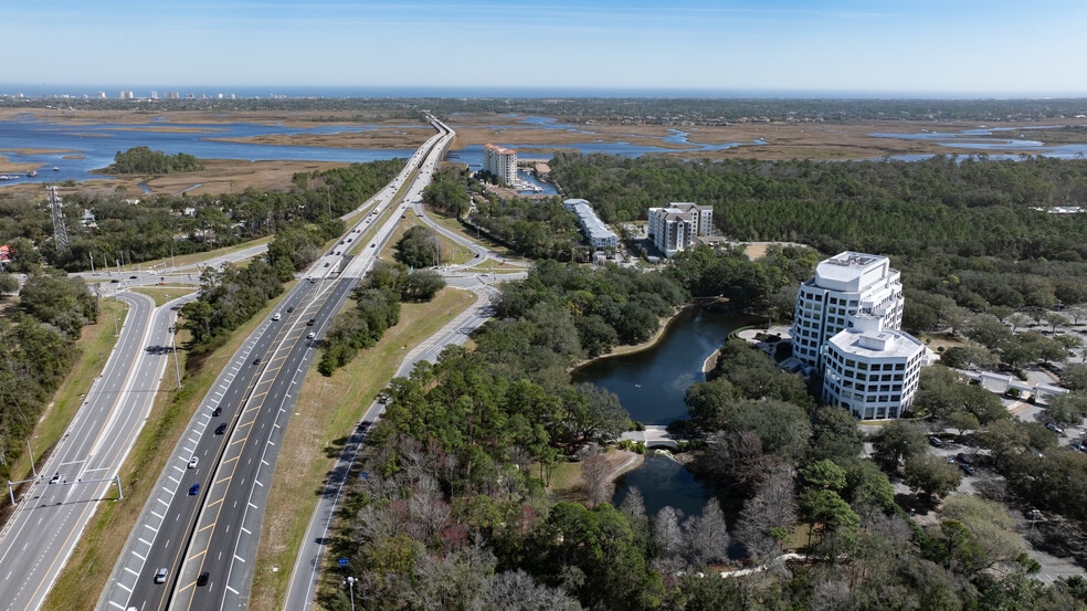 1776 American Heritage Life Dr, Jacksonville, FL to rent - Building Photo - Image 2 of 19