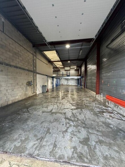 Light Industrial in Mitry-Mory to rent - Building Photo - Image 3 of 8