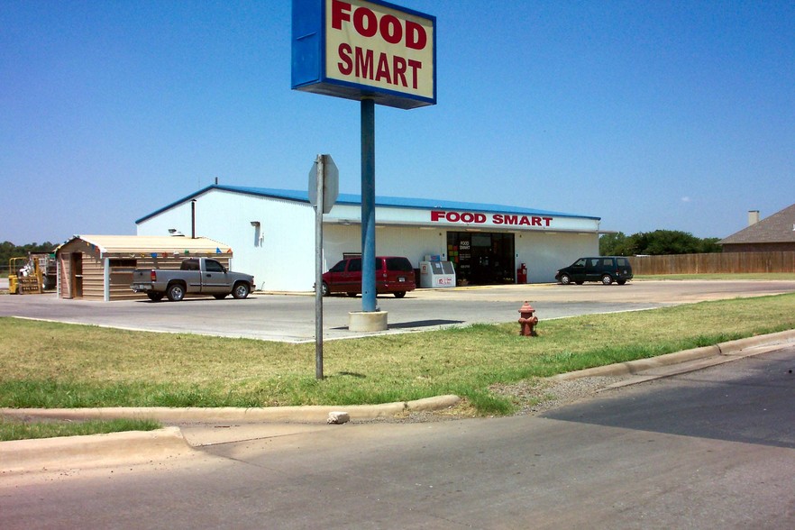 901 SW H Ave, Cache, OK for sale - Primary Photo - Image 1 of 1