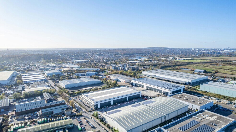 Crabtree Manorway N, Belvedere to rent - Building Photo - Image 3 of 199