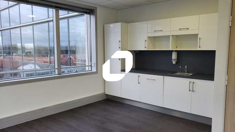 Office in Villepinte to rent - Interior Photo - Image 2 of 9