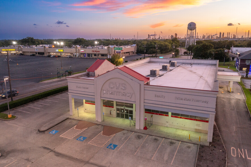 2001 Garth Rd, Baytown, TX for sale - Building Photo - Image 2 of 13