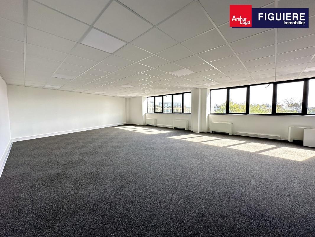 Office in Aix-en-Provence for sale Interior Photo- Image 1 of 8