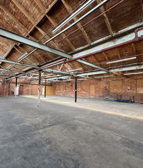 Arthur St, Barwell to rent - Interior Photo - Image 2 of 9