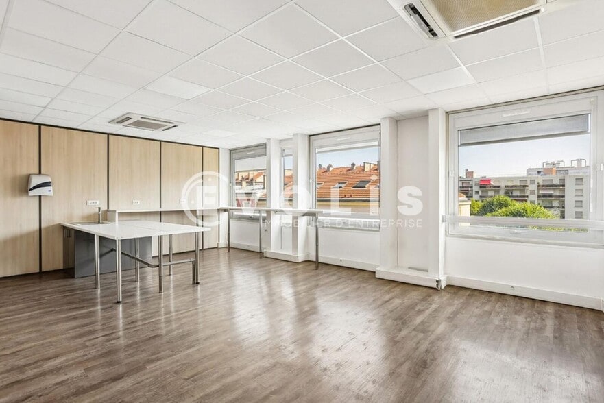 19 Bis Avenue Léon Gambetta, Montrouge to rent - Interior Photo - Image 3 of 7