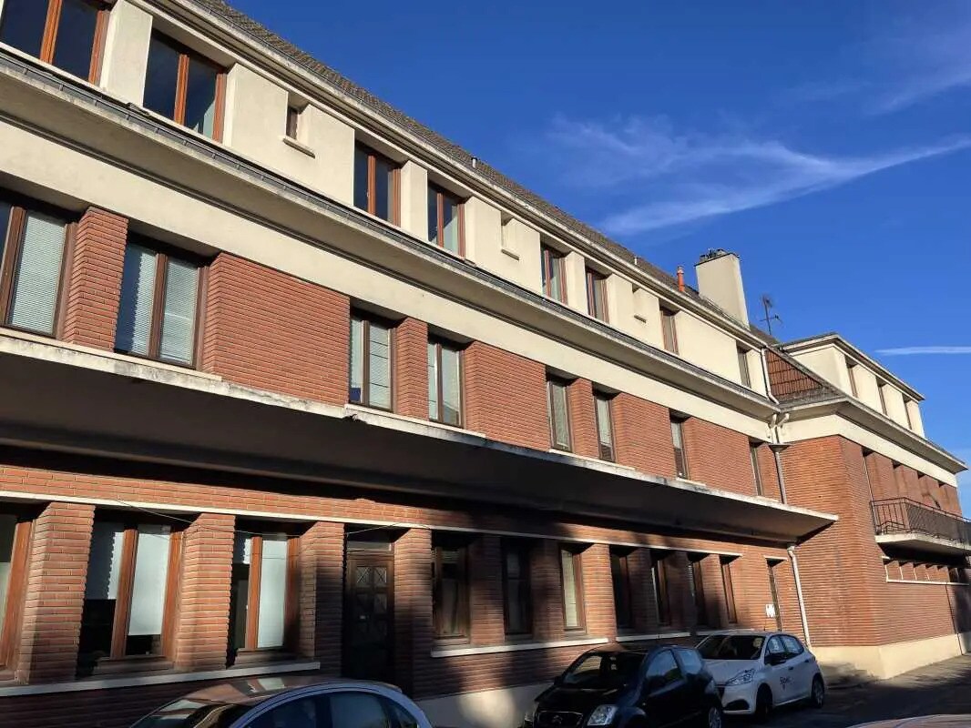 Office in Rouen to rent Building Photo- Image 1 of 13