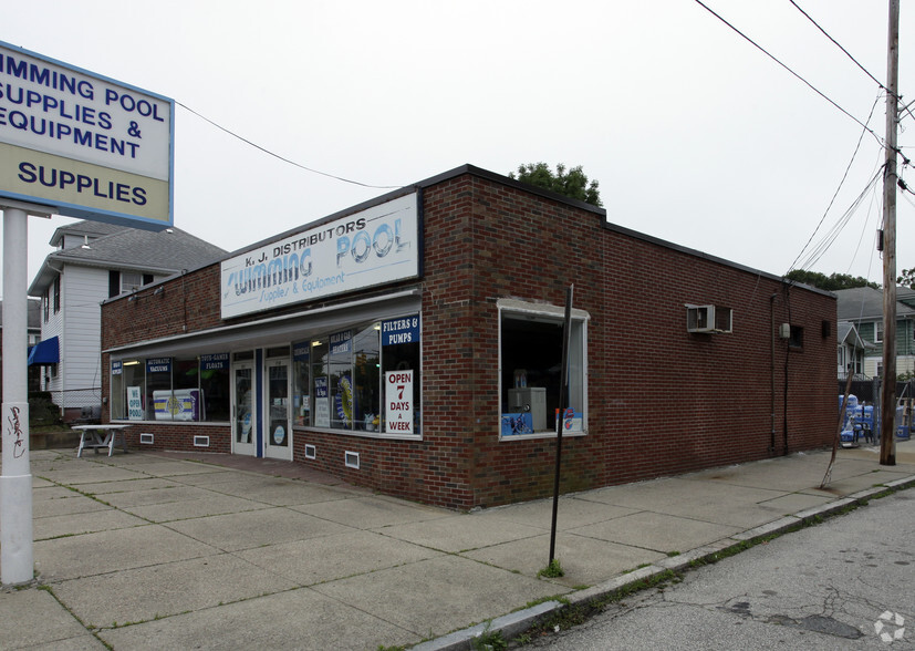 719-721 Pontiac Ave, Cranston, RI for sale - Primary Photo - Image 1 of 1