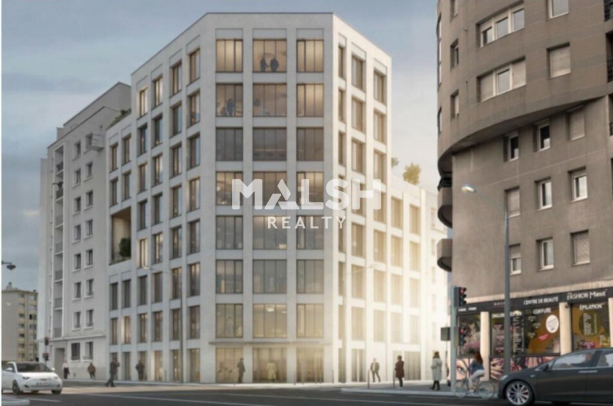 Office in Villeurbanne for sale Building Photo- Image 1 of 11
