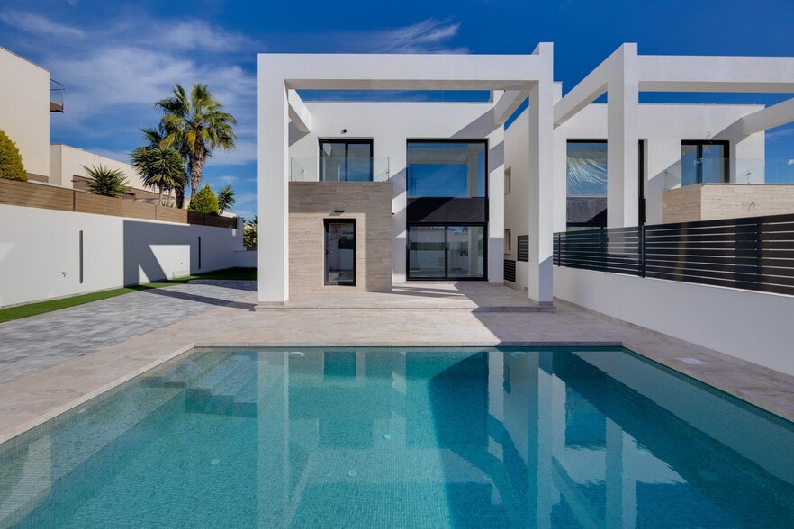 Land in Torrevieja, Alicante for sale - Building Photo - Image 1 of 25