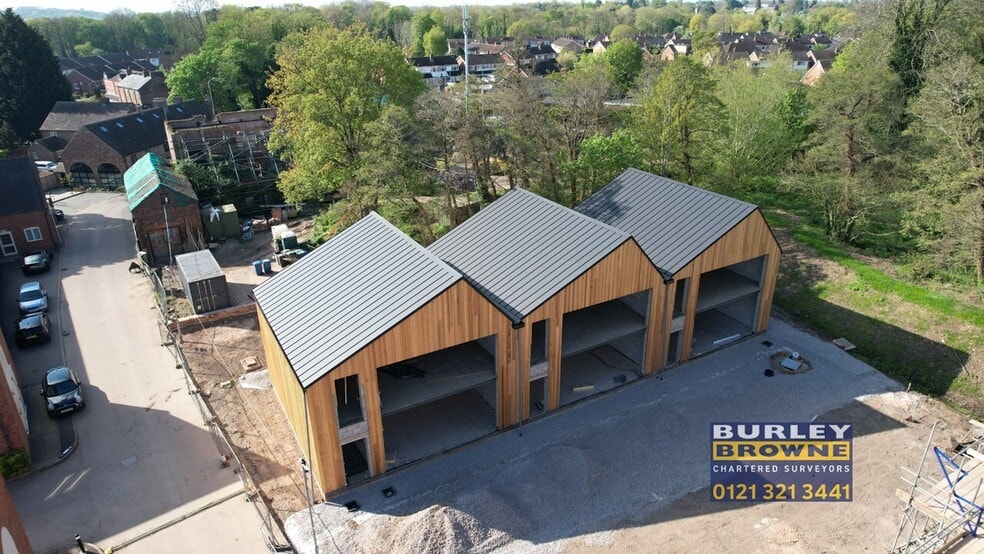 Lichfield St, Tamworth to rent - Building Photo - Image 2 of 10