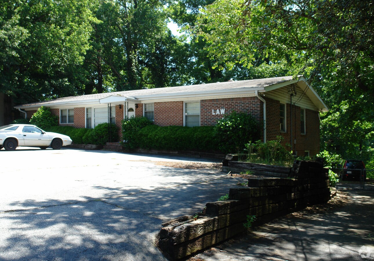 3639 Shallowford Rd, Atlanta 30340 Office for Sale UK