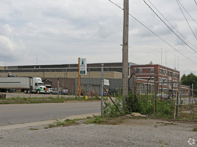 148 Mohawk St, Brantford, ON for rent - Building Photo - Image 2 of 2