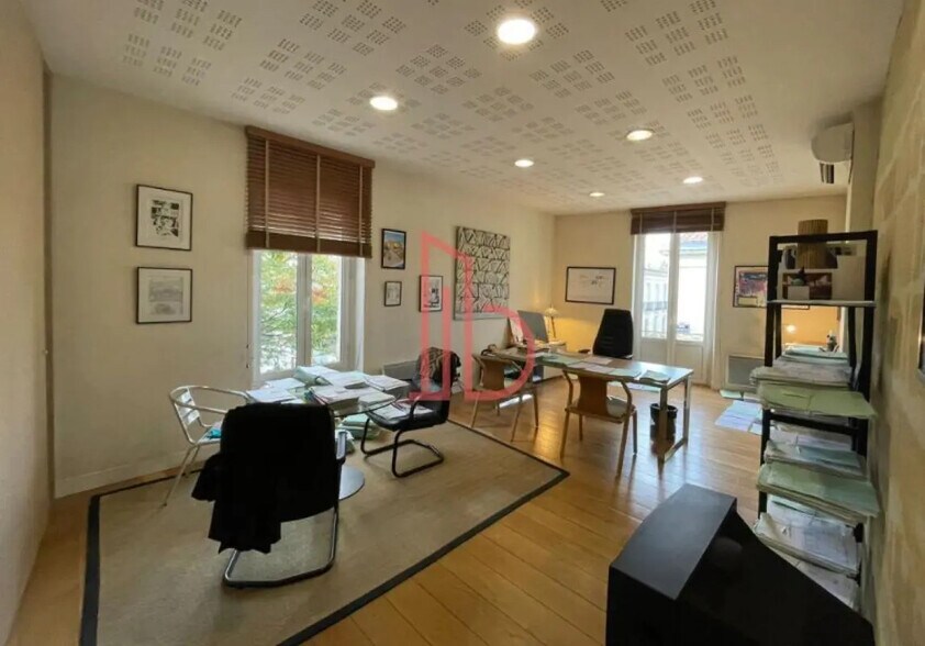 Office in Bordeaux to rent - Building Photo - Image 1 of 6