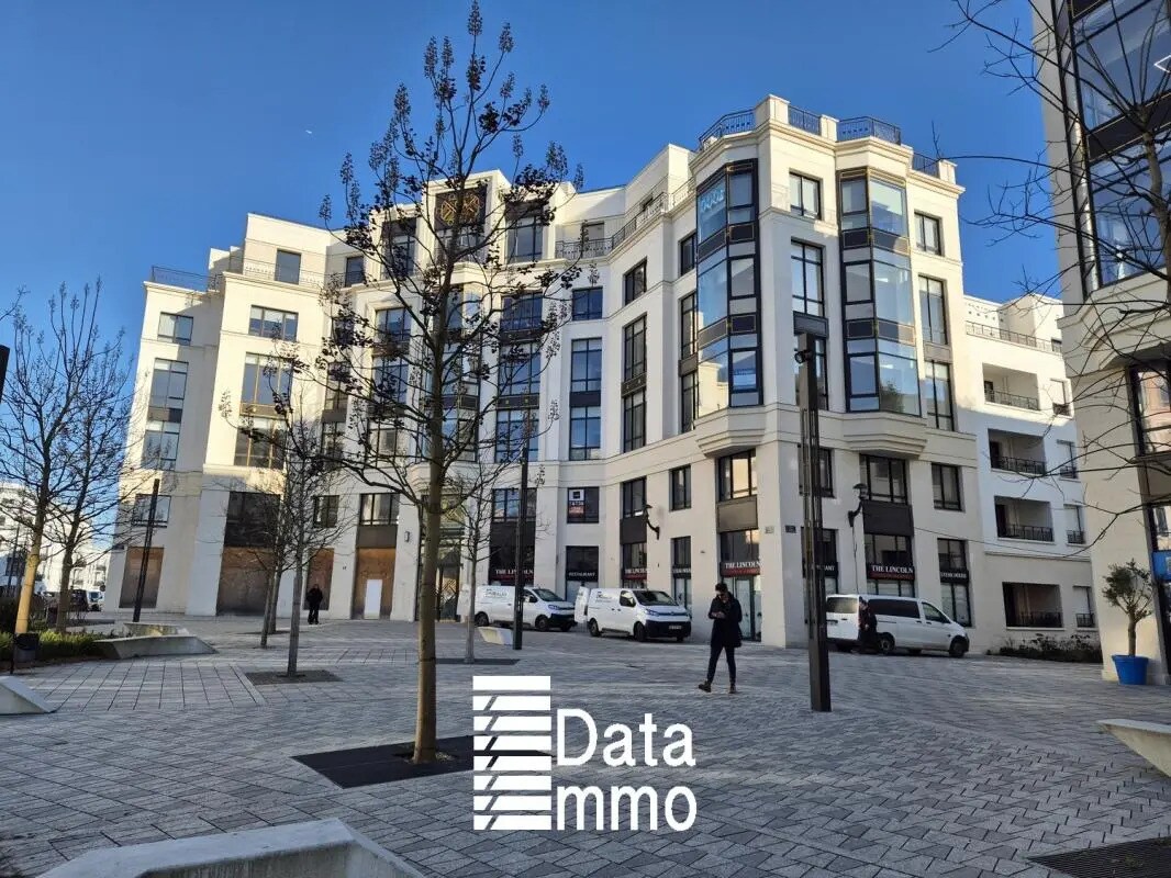 7 Place Octogonale, Chessy for sale Building Photo- Image 1 of 9