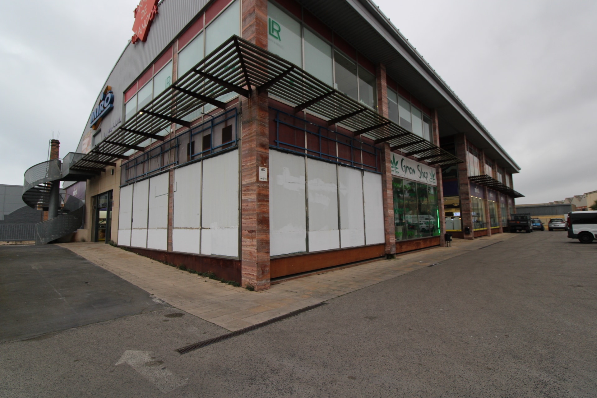 Retail in Vilanova i la Geltrú, Barcelona for sale Primary Photo- Image 1 of 3