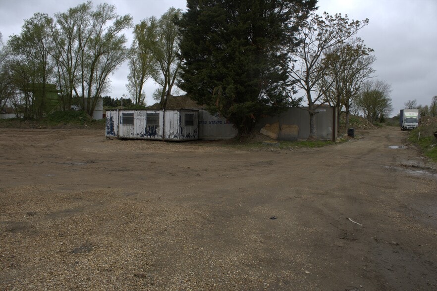 3 Taylors Rd, Hitchin to rent - Building Photo - Image 3 of 3