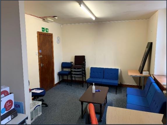 4a The Square, Cumnock to rent - Interior Photo - Image 3 of 4