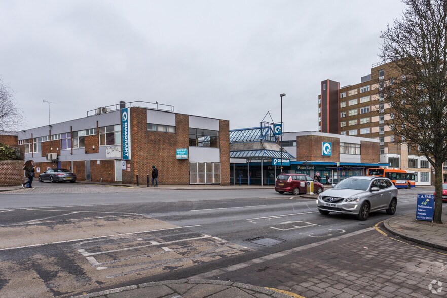 Nicholas Way, Dunstable for sale - Building Photo - Image 3 of 3