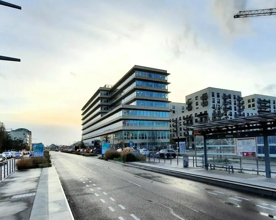 Office in Rouen to rent Building Photo- Image 1 of 10