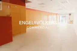 Retail in Montcada i Reixac, Barcelona to rent Interior Photo- Image 2 of 4