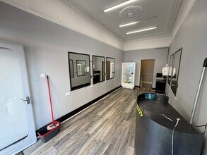193 Great Junction St, Edinburgh to rent Interior Photo- Image 2 of 8