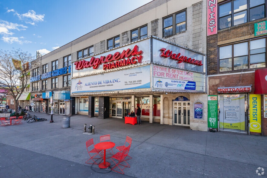 103-12-103-20 Roosevelt Ave, Corona, NY for rent - Primary Photo - Image 1 of 6