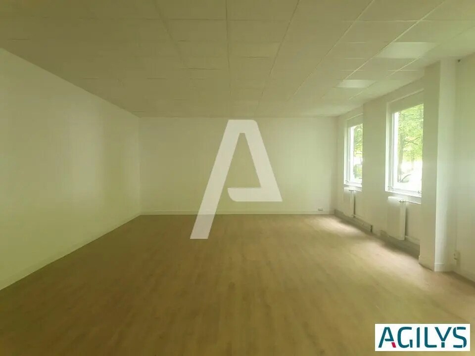 Light Industrial in Lognes to rent Interior Photo- Image 1 of 6