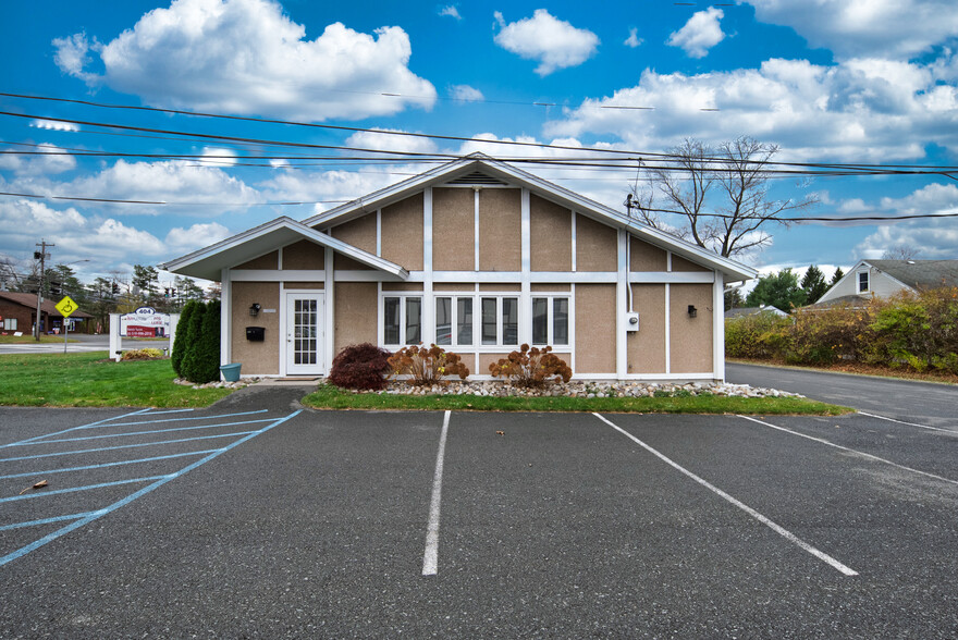 404 Troy Schenectady Rd, Latham, NY for rent - Building Photo - Image 1 of 37