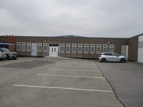 West Carr Rd, Retford to rent Building Photo- Image 1 of 5