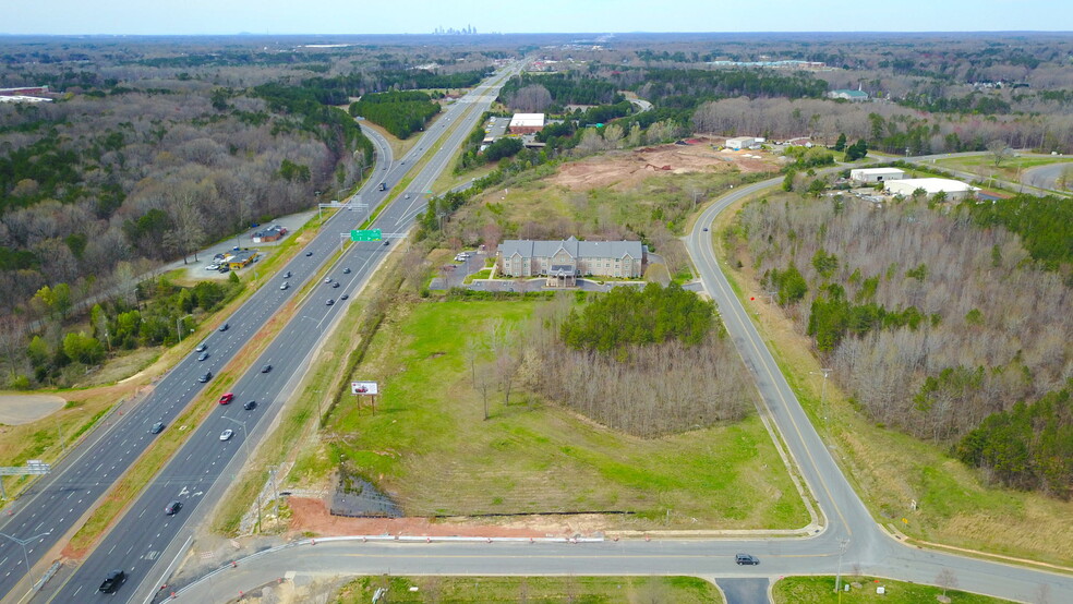 1905 Independence Commerce Dr, Matthews, NC for sale - Building Photo - Image 2 of 5