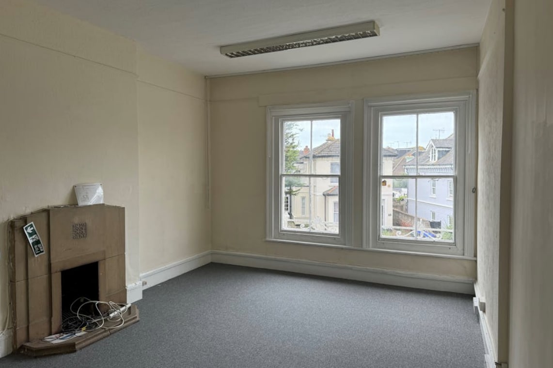 30-32 Teville Rd, Worthing to rent Interior Photo- Image 1 of 9