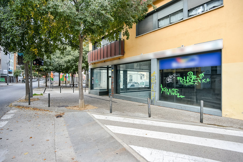 Retail in Girona, Gerona to rent Primary Photo- Image 1 of 5