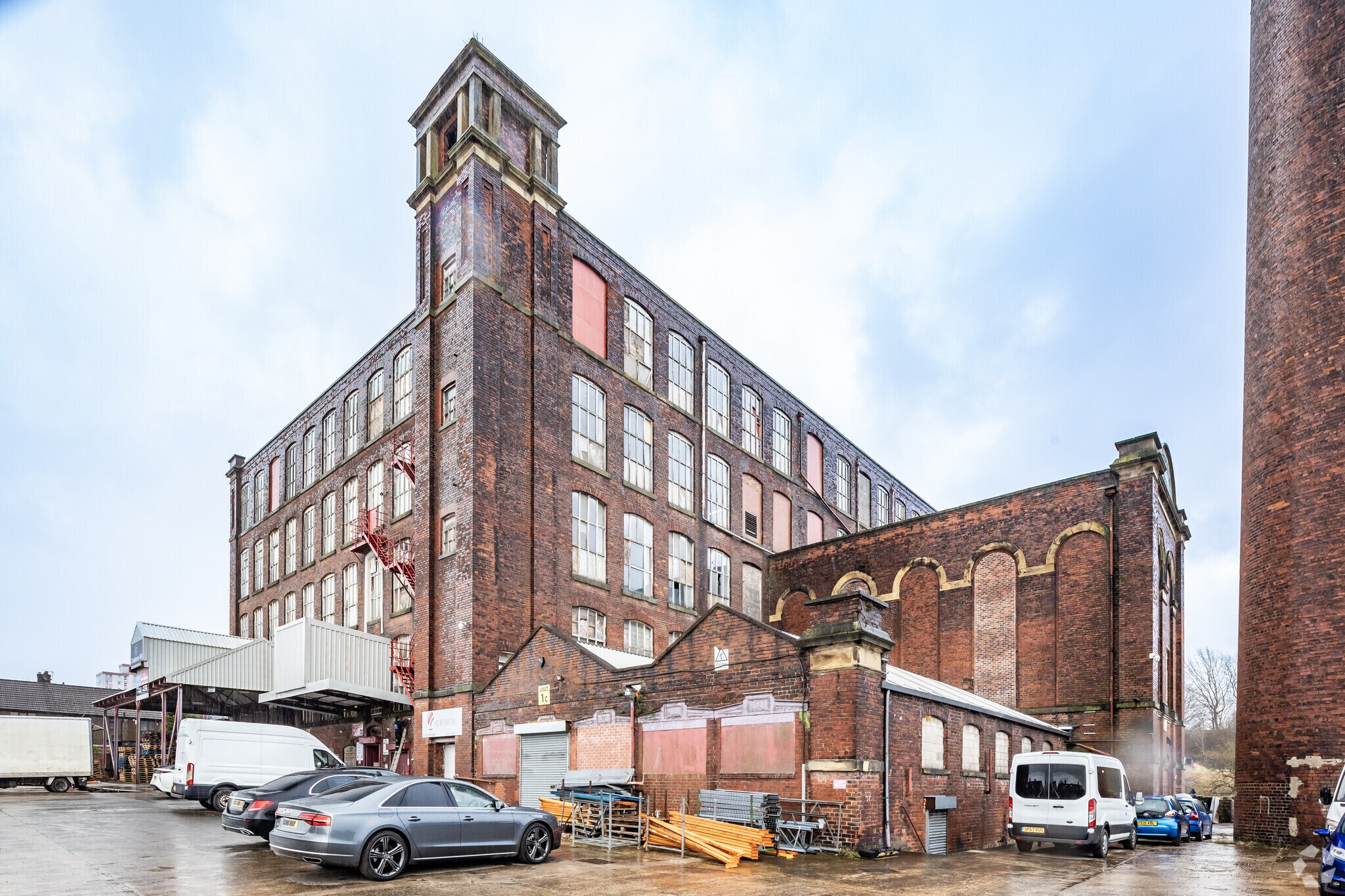 Fields New Rd, Oldham for sale Primary Photo- Image 1 of 1