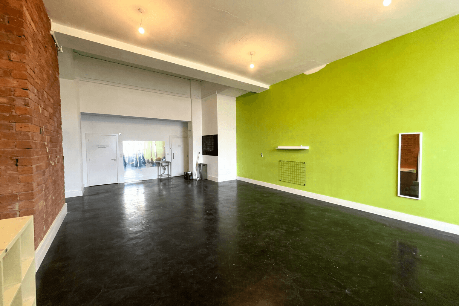 49 Church St, Manchester to rent Interior Photo- Image 1 of 5