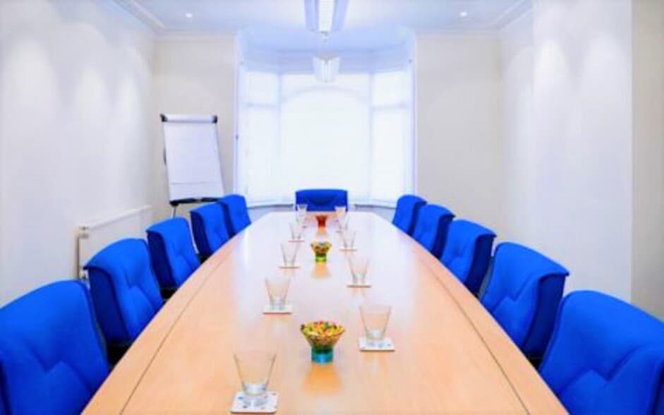 1229-1235 Stratford Rd, Birmingham to rent - Interior Photo - Image 2 of 15