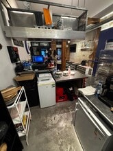 Retail in Madrid, Madrid to rent Interior Photo- Image 2 of 7