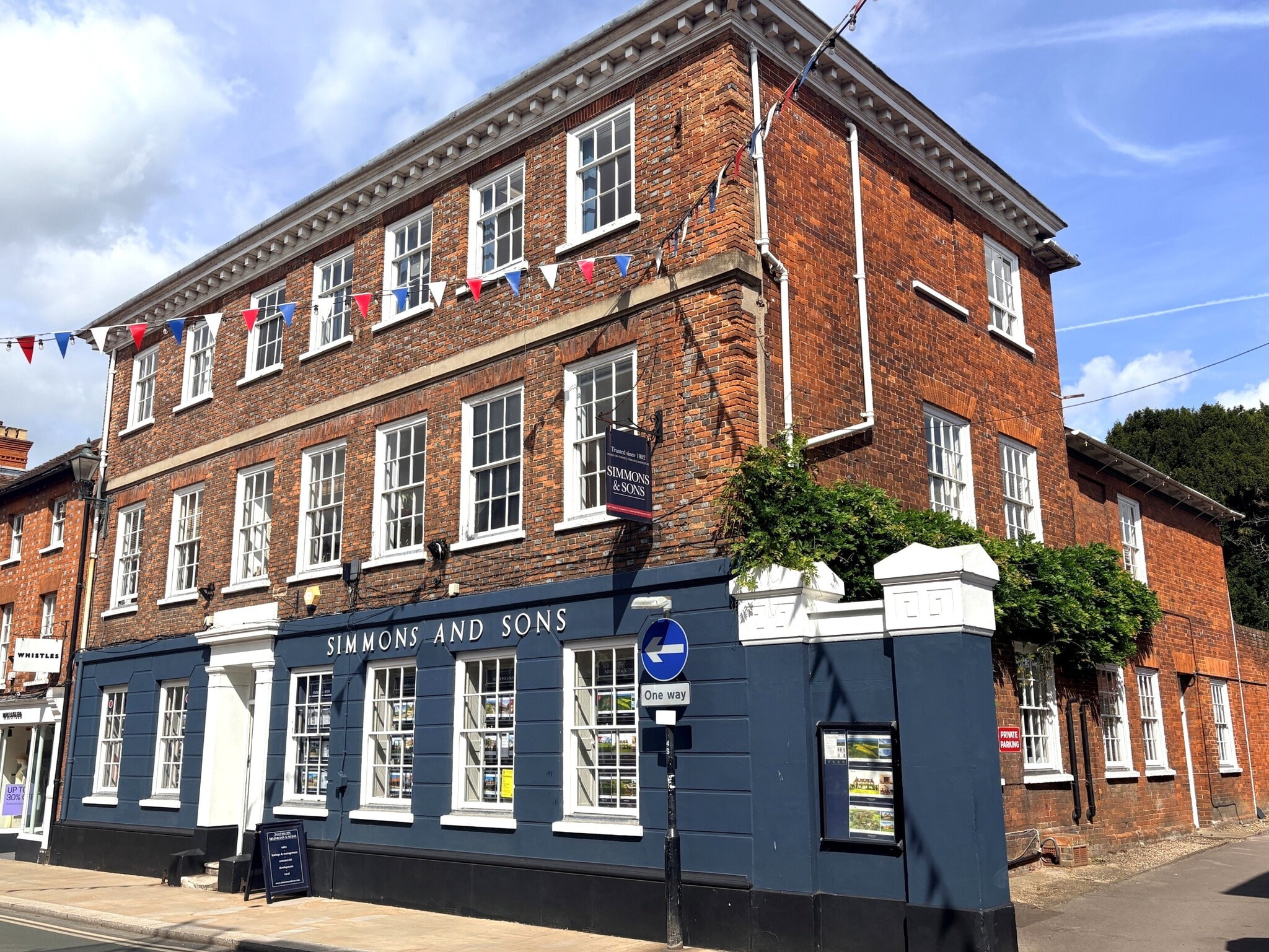 32 Bell St, Henley On Thames to rent Building Photo- Image 1 of 3