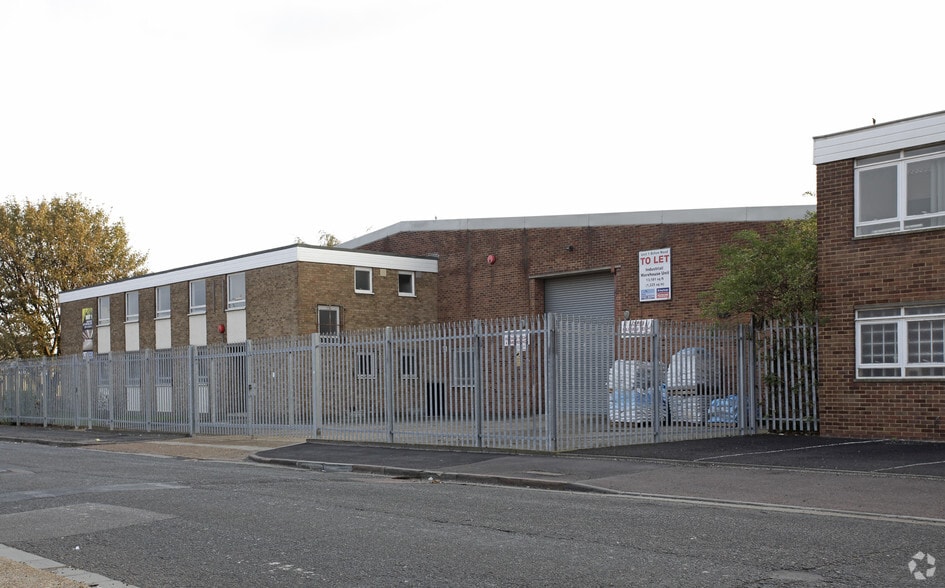 Bilton Rd, Erith for sale - Primary Photo - Image 1 of 1