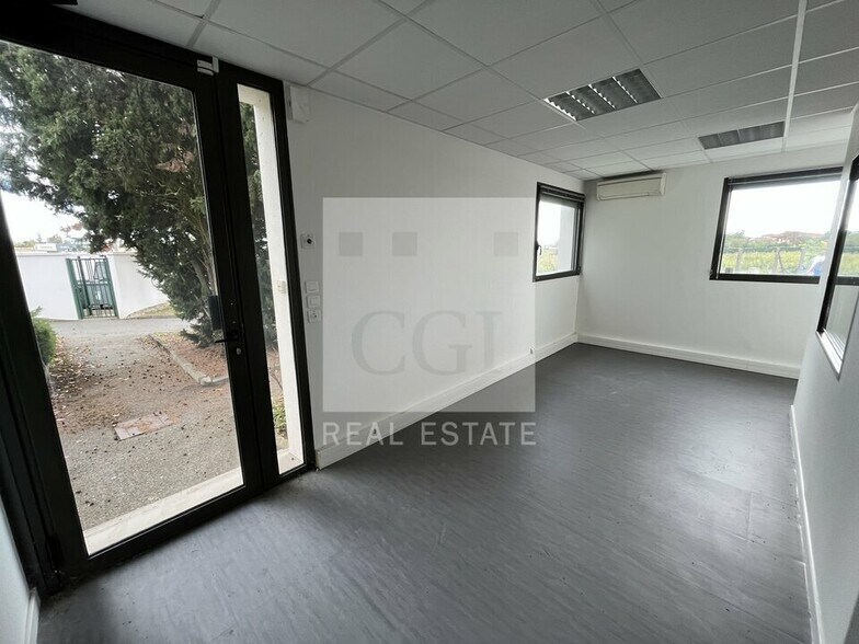 884-888 Rue Des Mercières, Rillieux-la-Pape to rent - Interior Photo - Image 2 of 18
